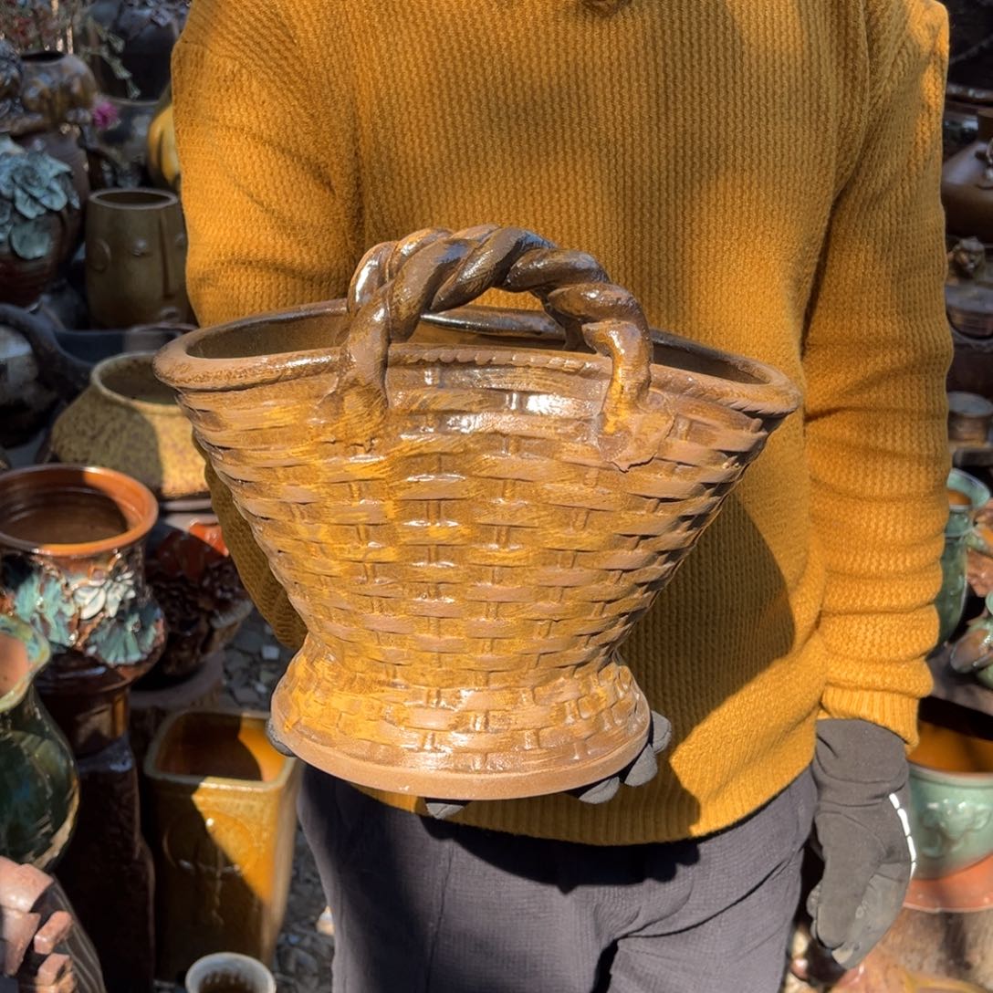 红陶高18长28宽15有孔