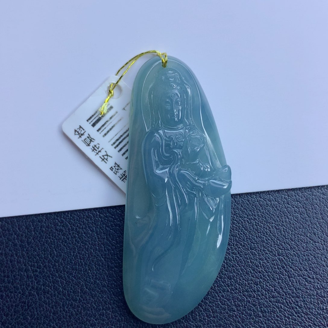翡翠颈饰未镶嵌站观音