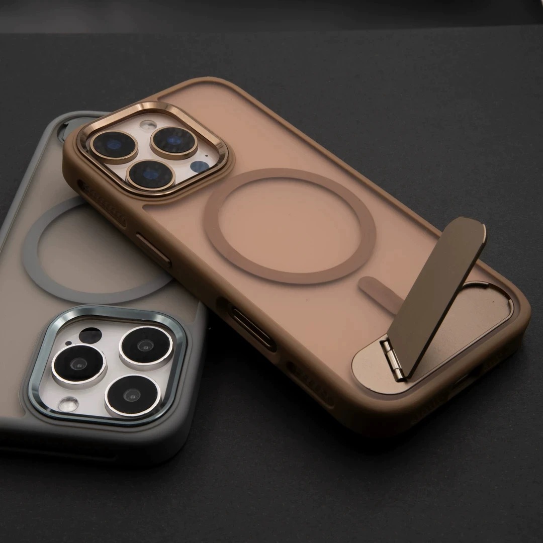 适用iPhone16金盾肤感磁吸手机壳15pro一体式金属支架保护套简约