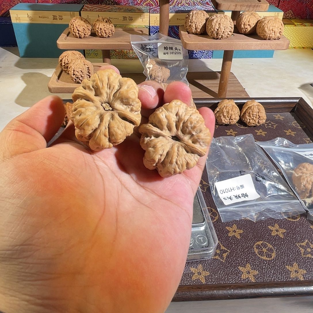 一***子文玩核桃把件1010