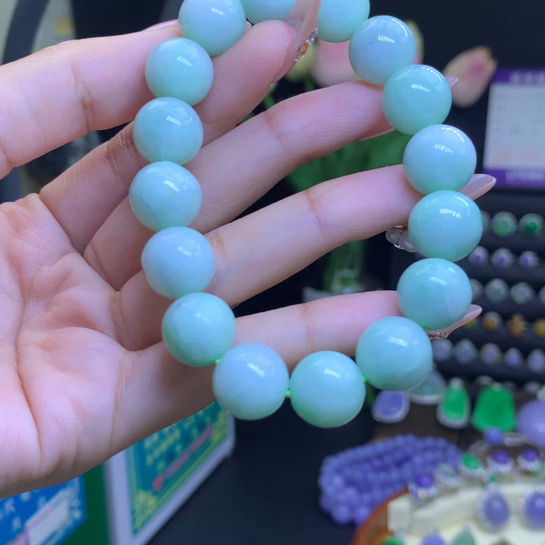 翡翠颈饰未镶嵌天然