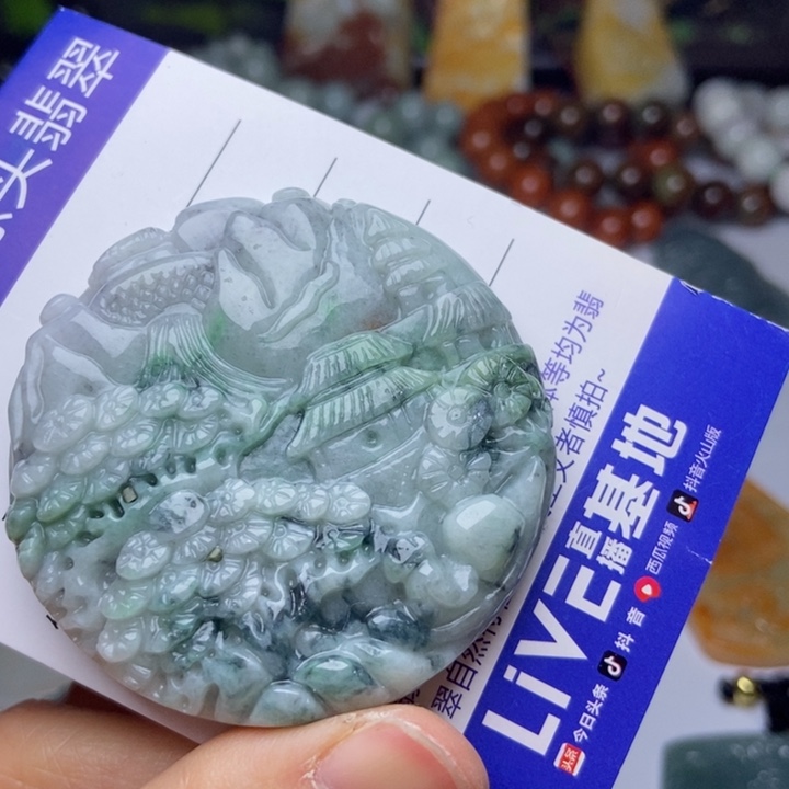 翡翠颈饰未镶嵌翡翠