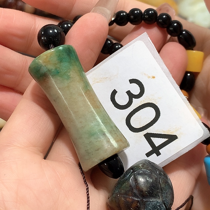 和田玉颈饰未镶嵌