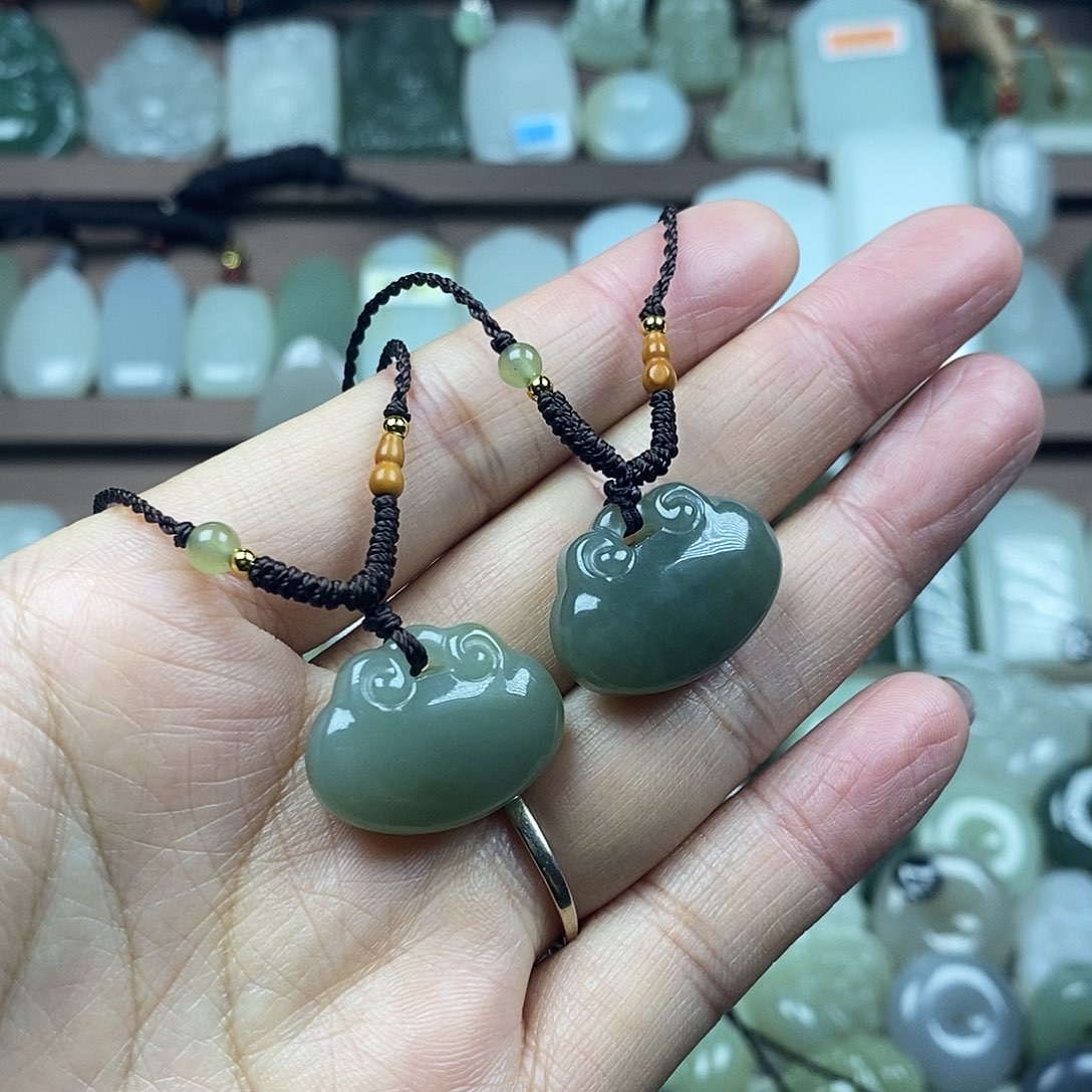 和田玉未镶嵌颈饰福袋多样性发1件