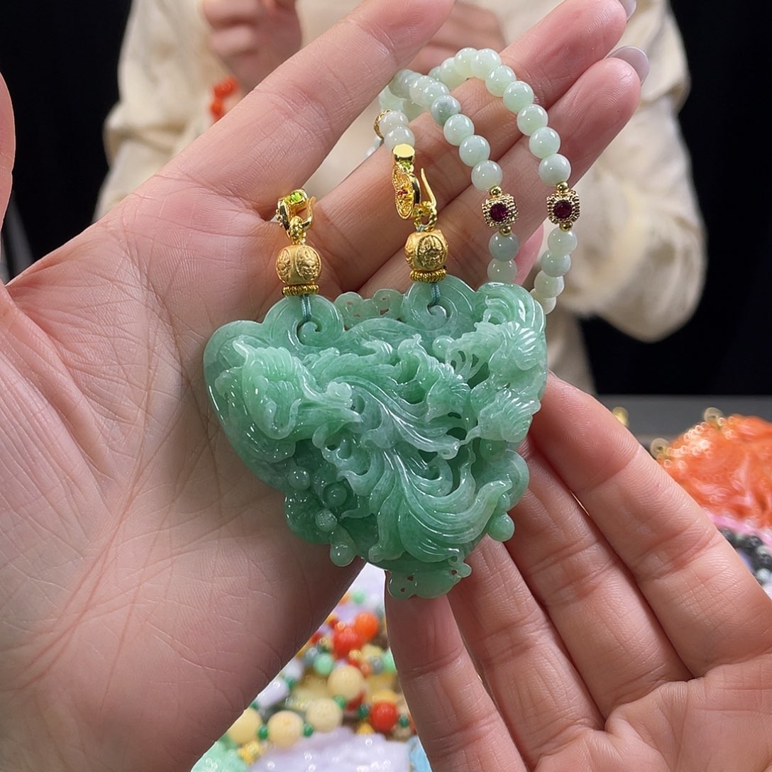 翡翠颈饰未镶嵌代编织