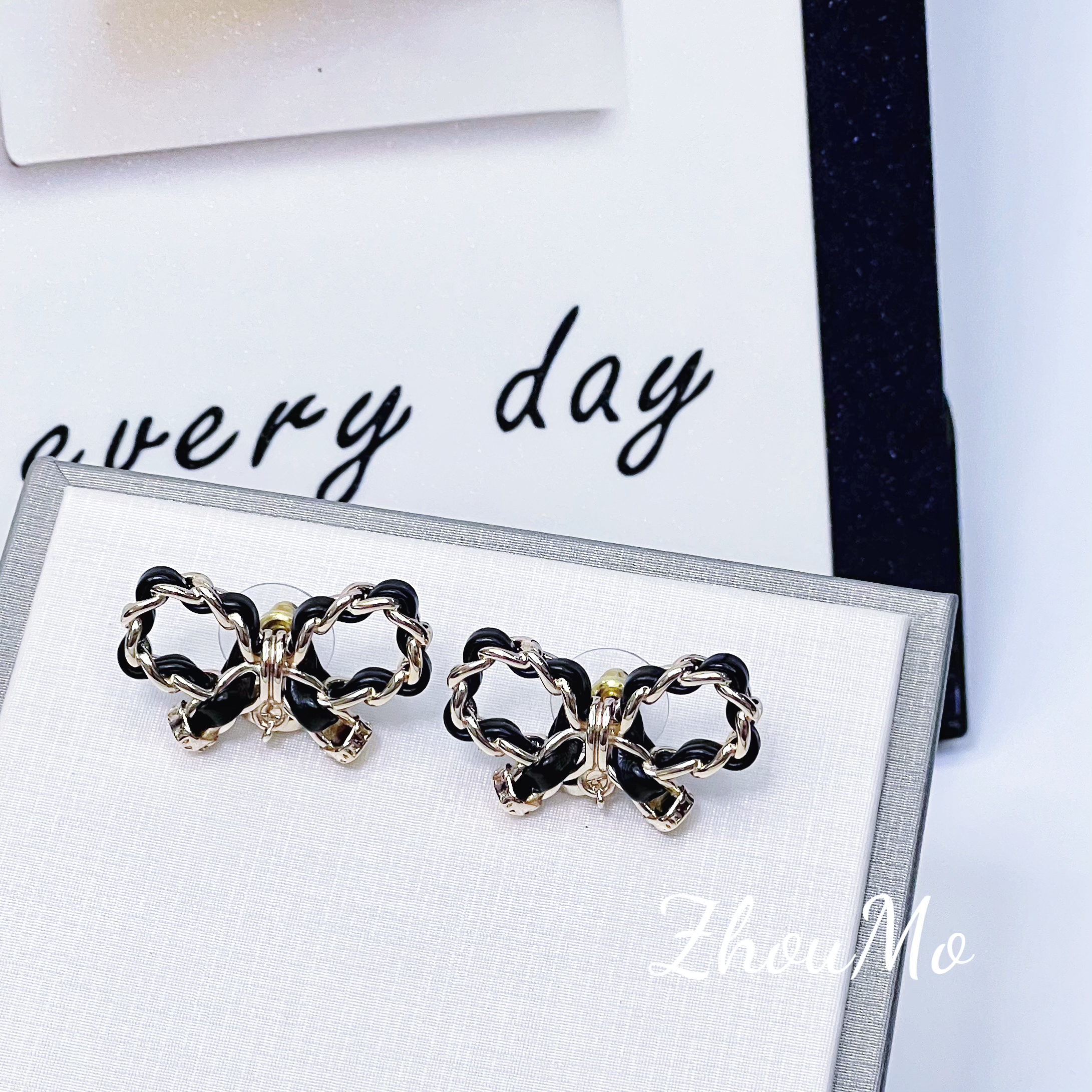 铜合金耳饰 【MOMO】蝴蝶穿皮耳环 B-071