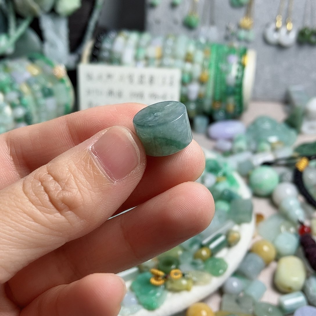 翡翠颈饰未镶嵌卡13.9