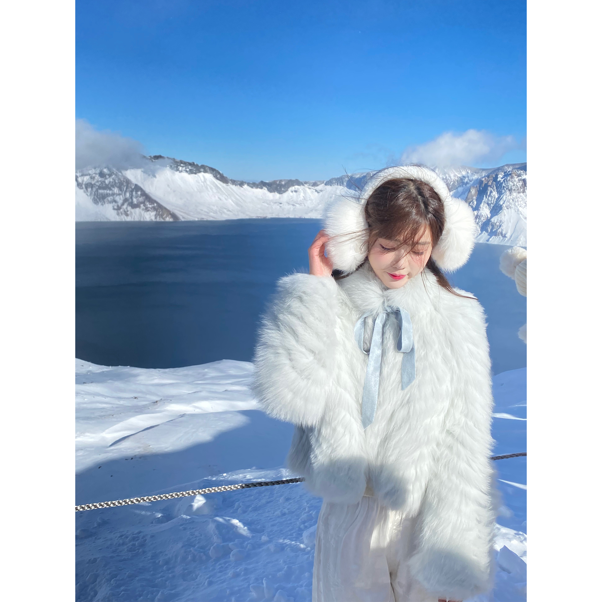 GA盈瓷高奢高级感可拆卸蝴蝶结爆款围脖皮外套 24FW1102