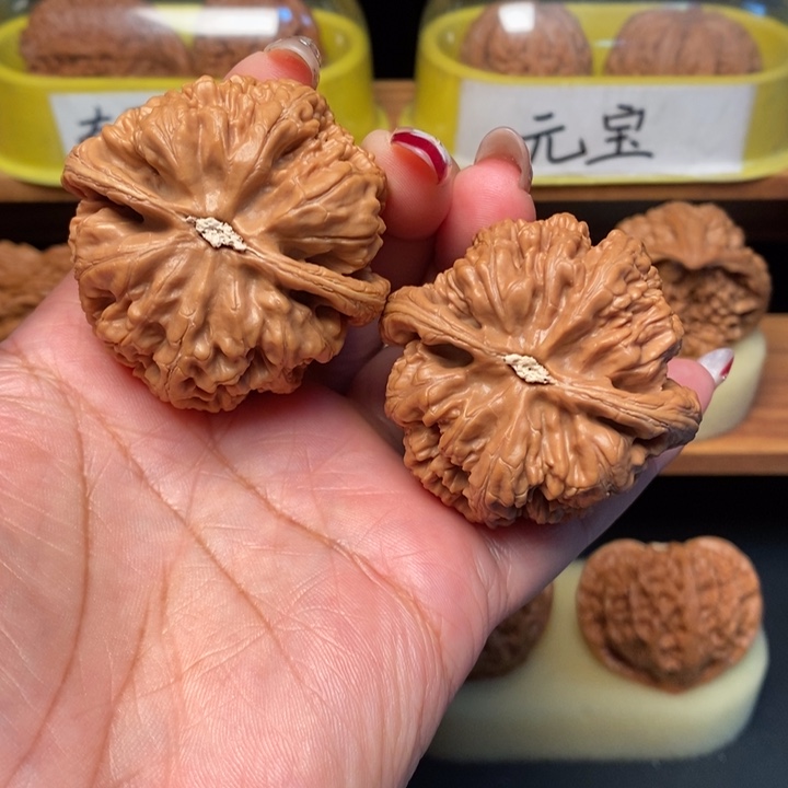 吊坠文玩核桃47全品粗筋