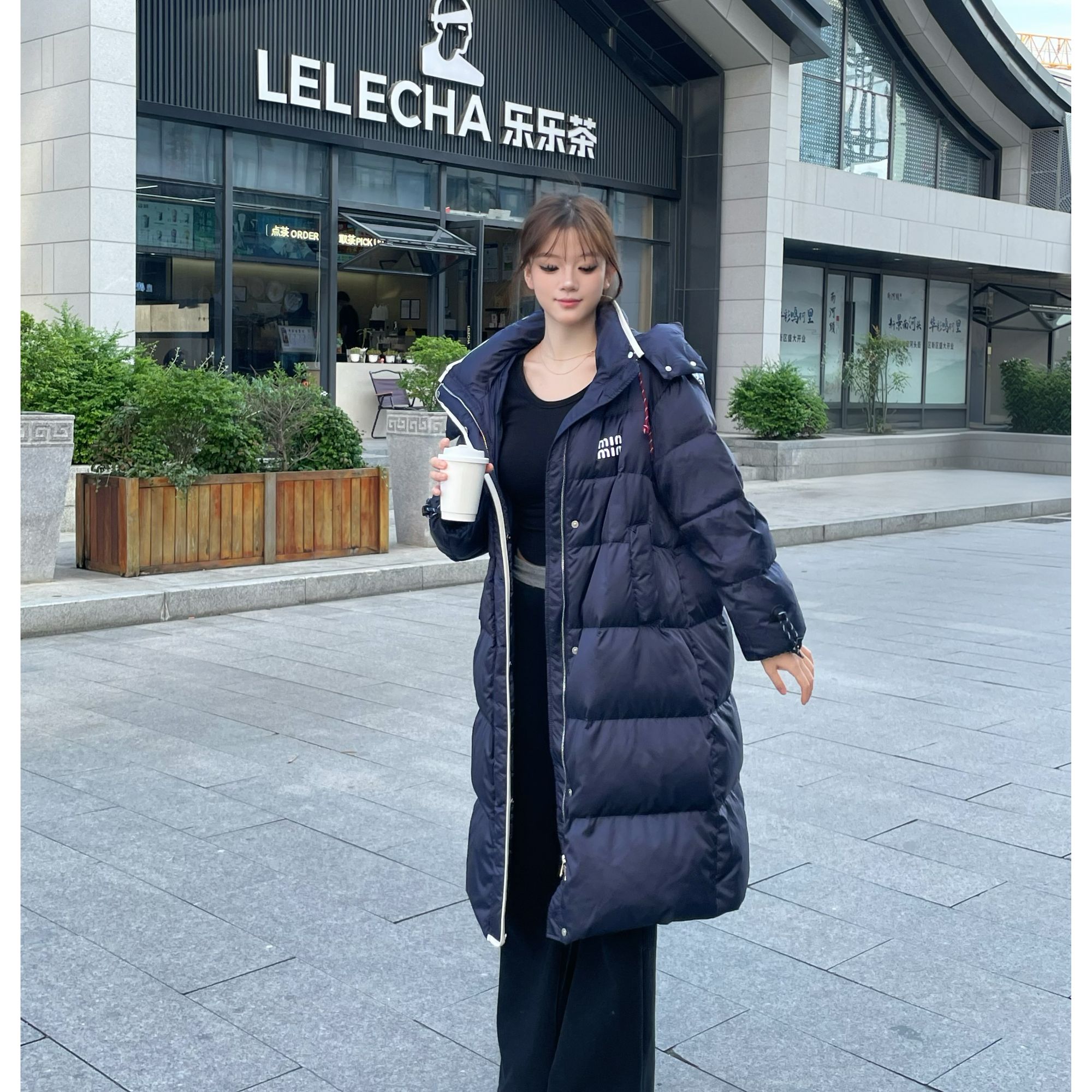 2024新款白鸭绒宽松休闲加厚过膝时尚秋冬保暖百搭长款羽绒服