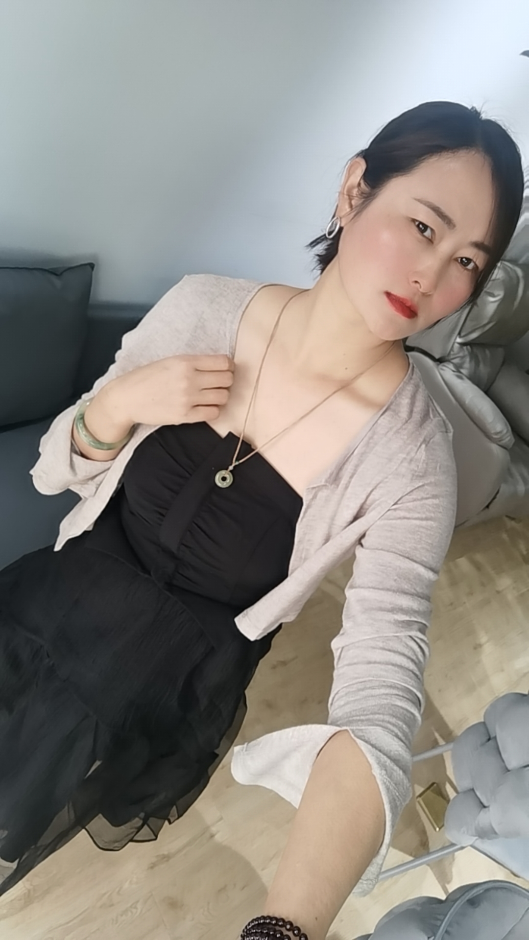 复古碎花吊带连衣裙纯欲风开衫搭配显瘦时尚