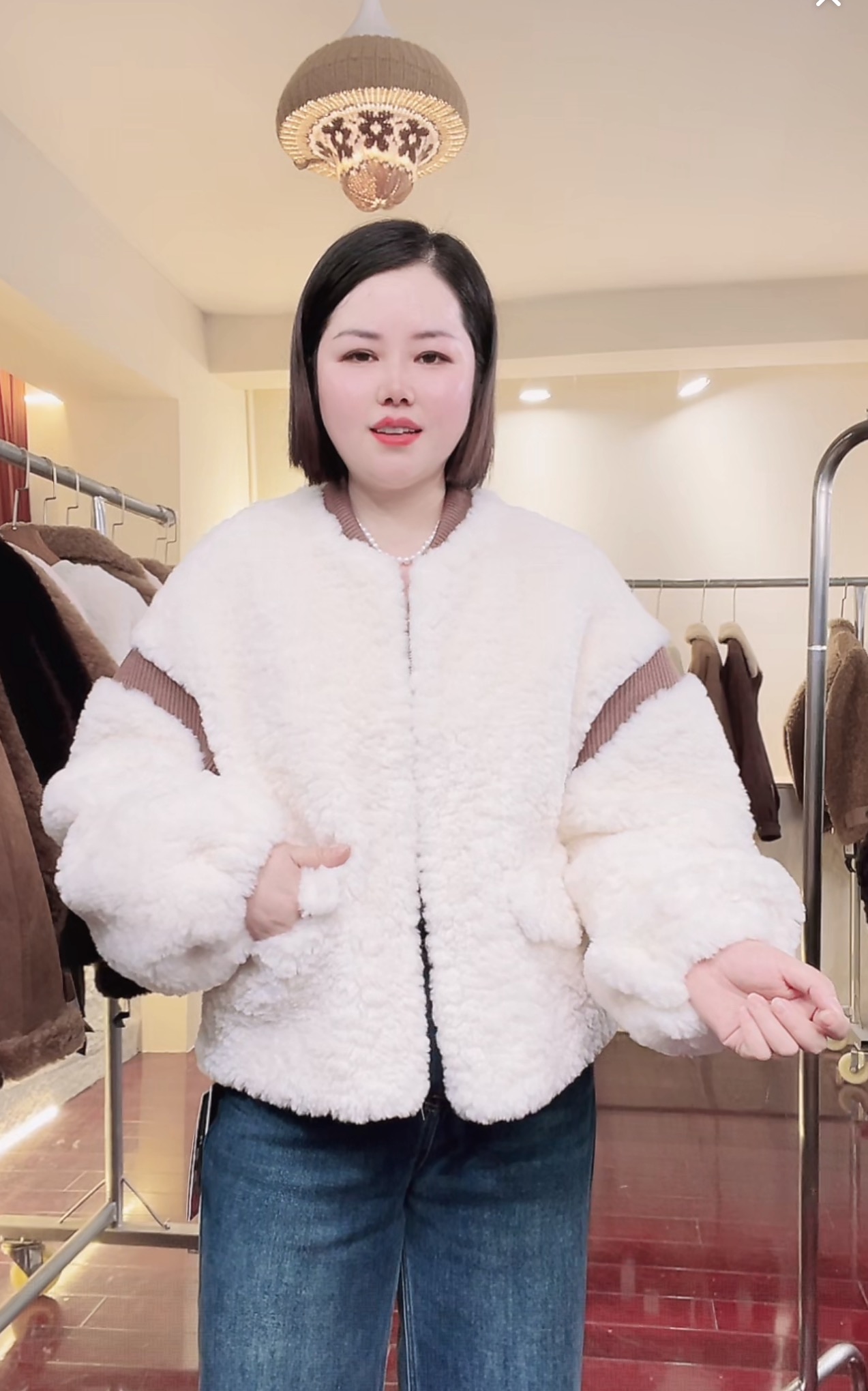 SF3321（聚水潭）（泰迪绒）直下摆浅外套百搭大衣小香风女士大衣