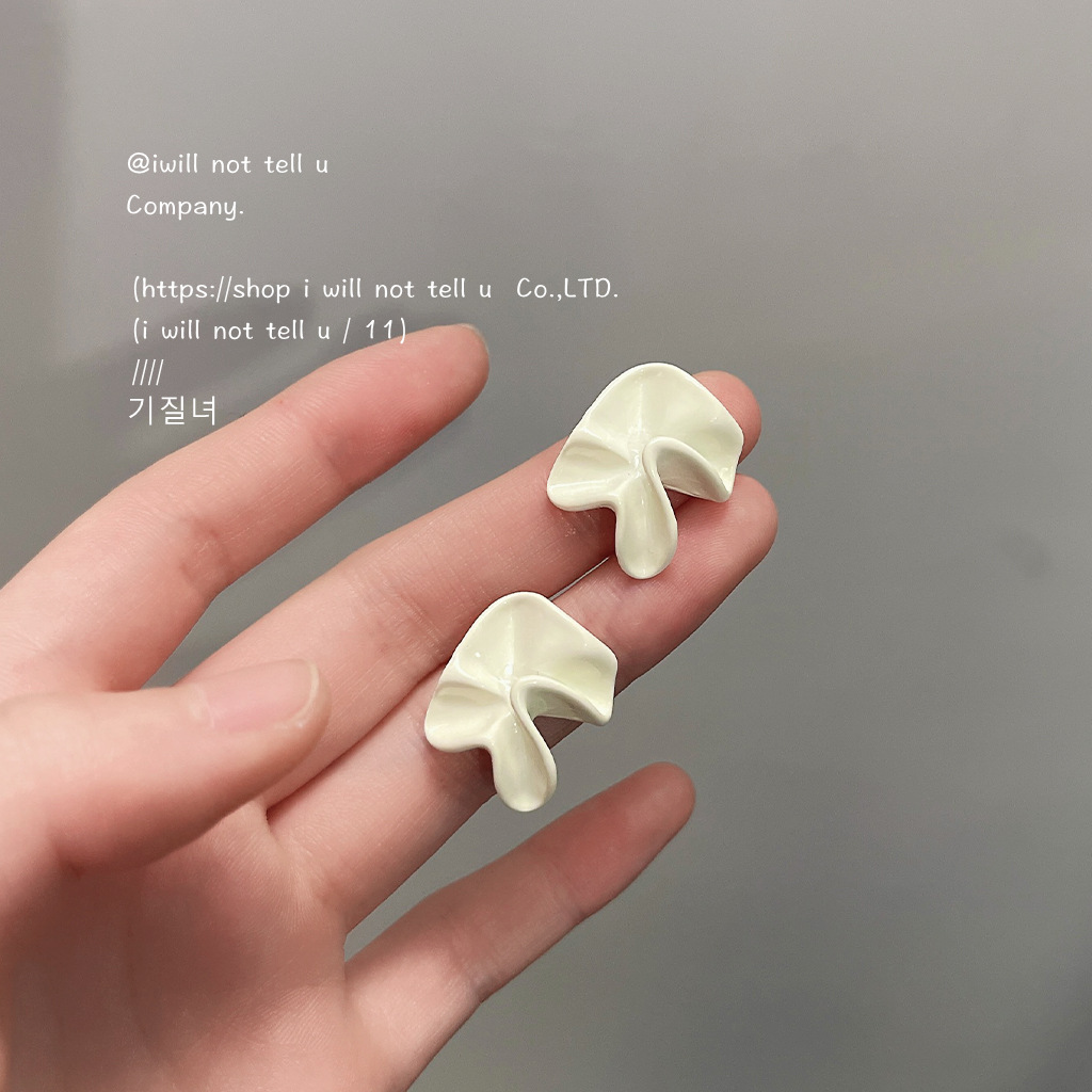 黄铜耳饰 复古奶油白法式高级感小众极简白色何时尚简约百搭耳钉