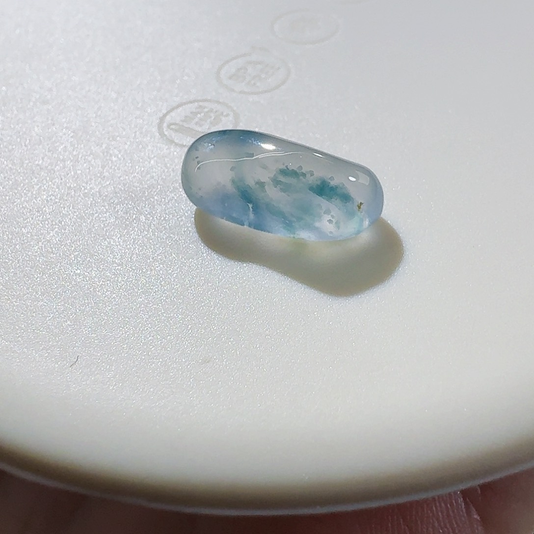 翡翠颈饰未镶嵌随形