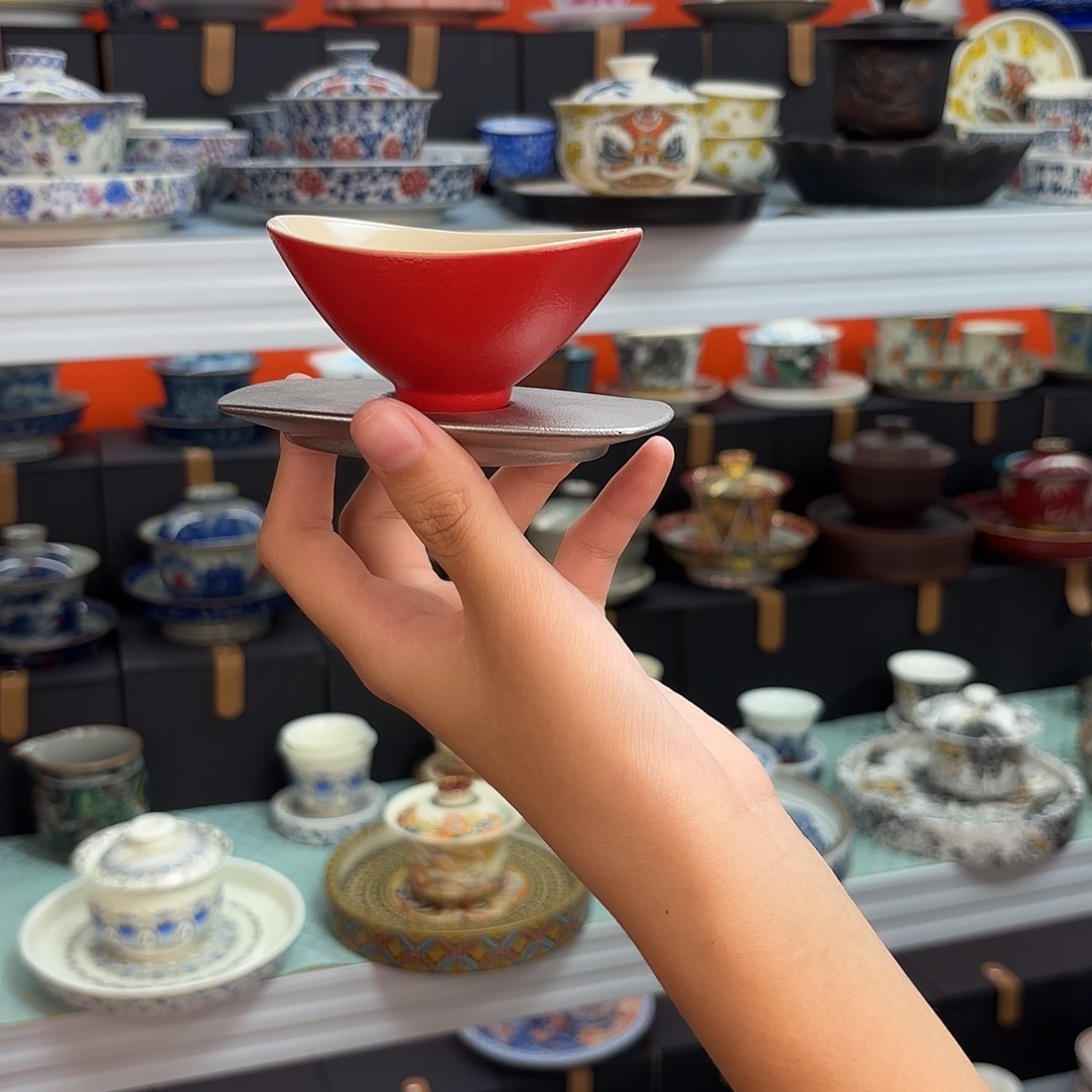 茶具是指由两块金属