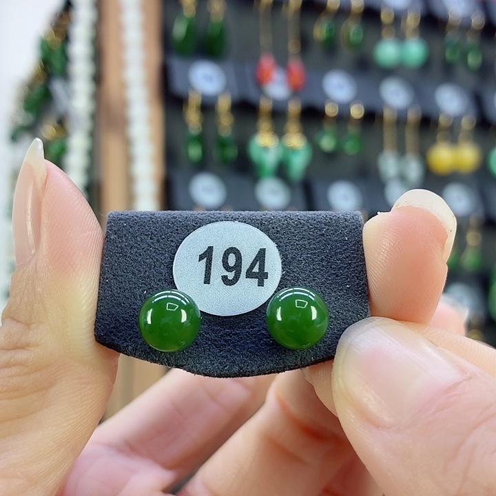 和田玉18K金镶嵌耳饰