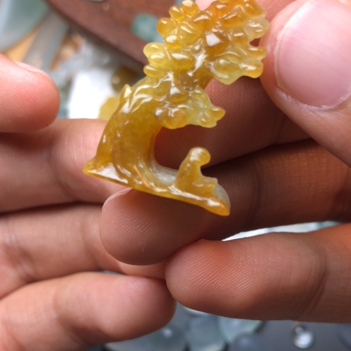 定制翡翠未镶嵌挂件