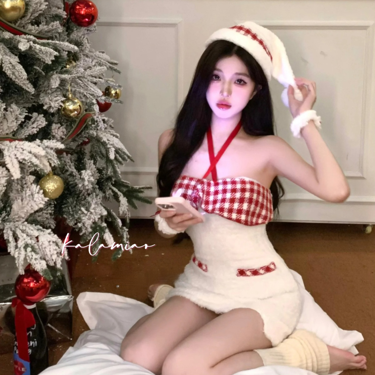 咔啦喵~「雪域精灵」圣诞红色可爱毛绒绒格子挂脖包臀抹胸连衣裙