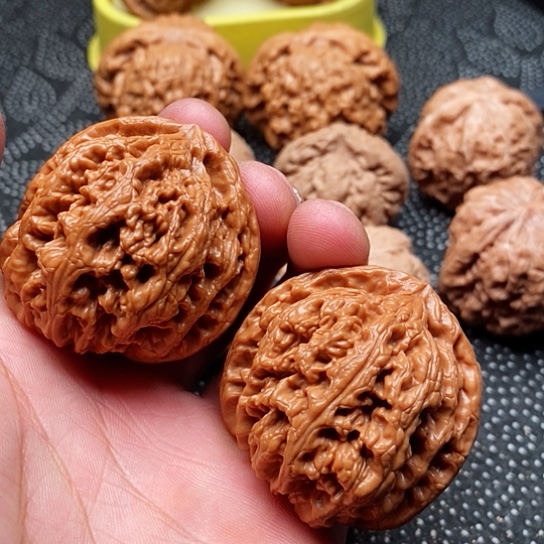 文玩核桃把件东粗筋