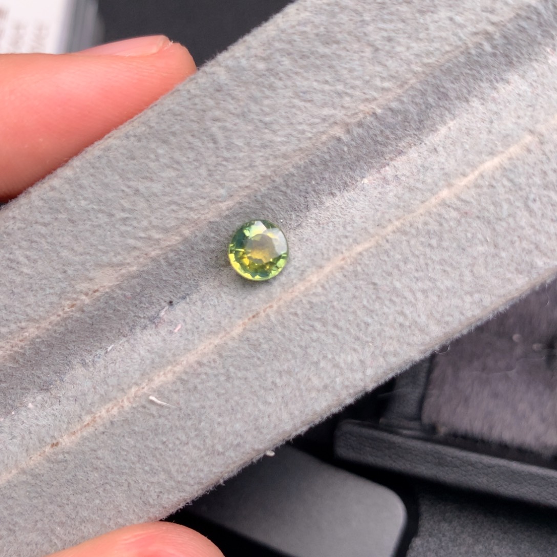 彩色蓝宝石裸石87分天然彩色蓝宝石