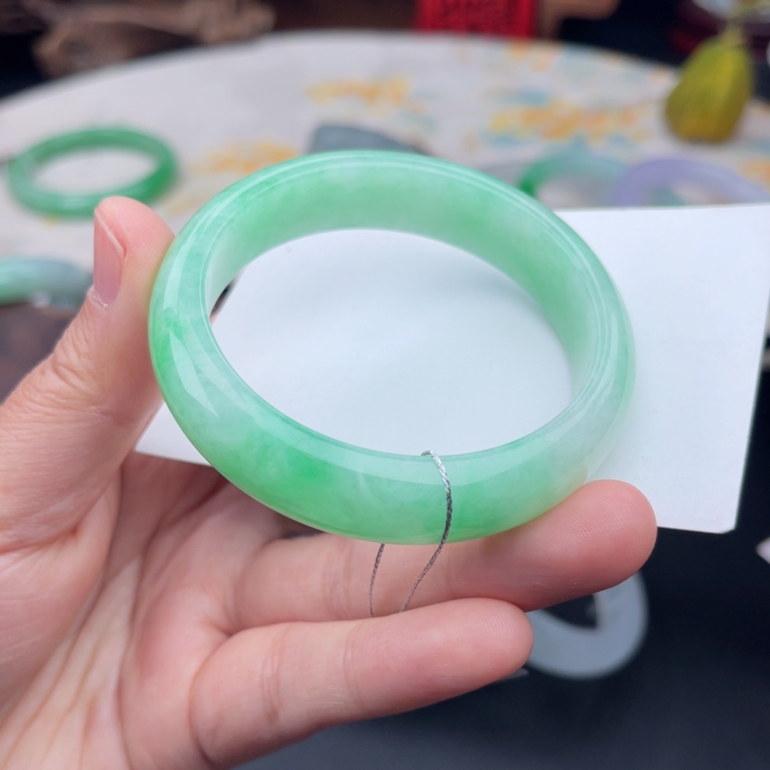 未镶嵌手镯翡翠满圈绿 重点看绿