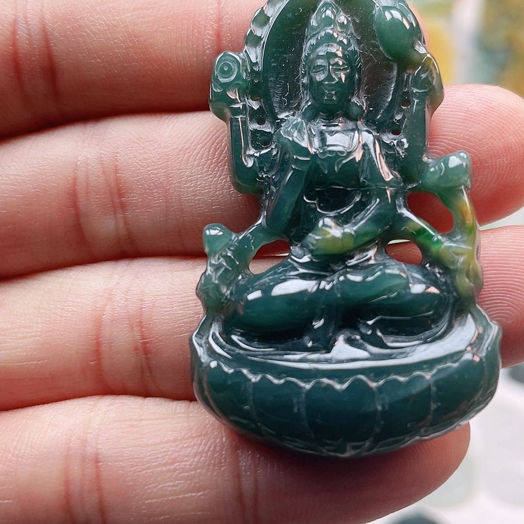 翡翠颈饰未镶嵌千手