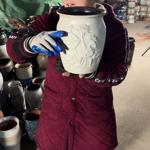 口19高24瑕疵盆子。