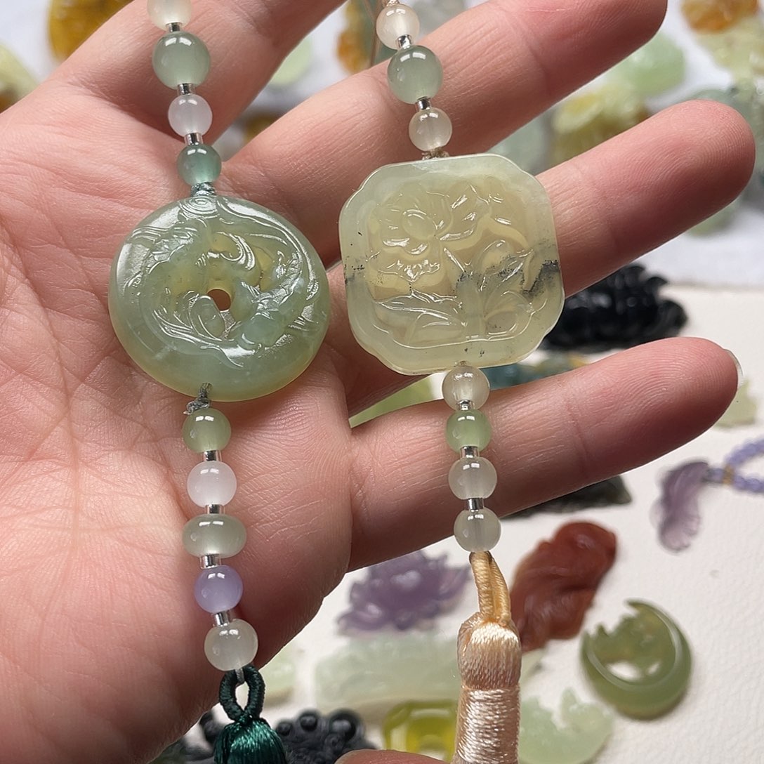 蛇纹石玉未镶嵌颈饰