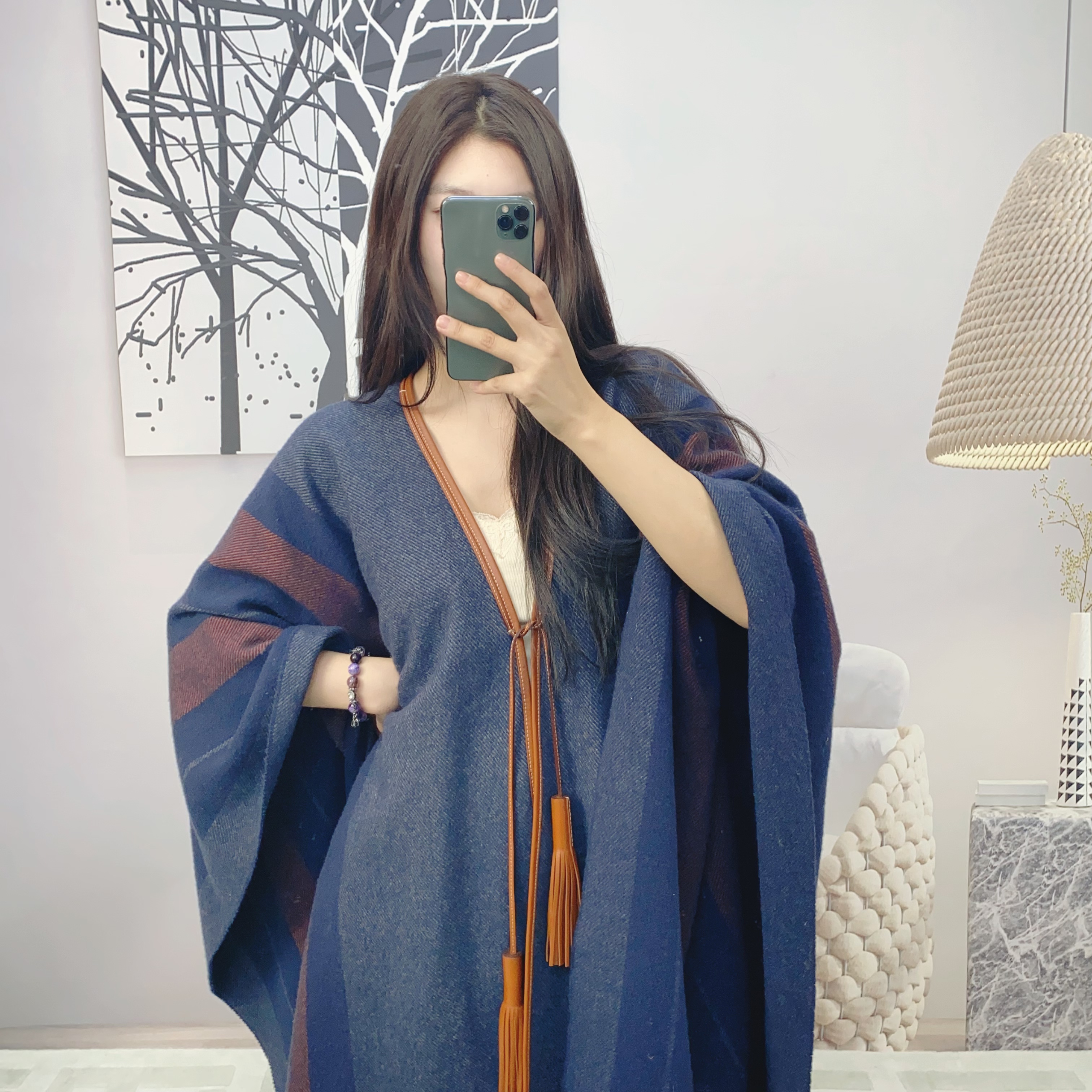 95新 Hermes/爱马仕 麦殿/羊绒女士斗篷171*142/241222LJYTD01