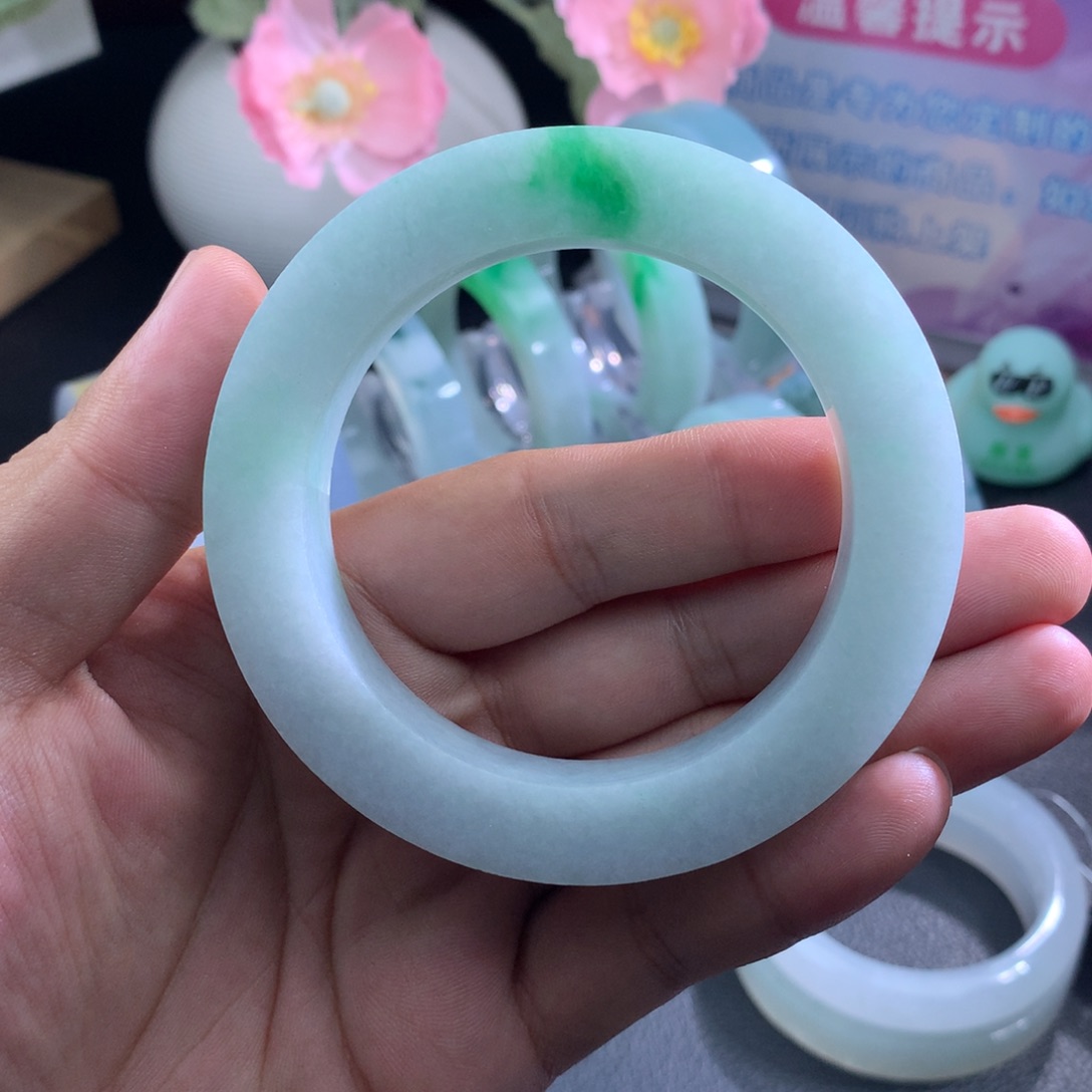 定制翡翠未镶嵌翡翠手镯白底青阳绿