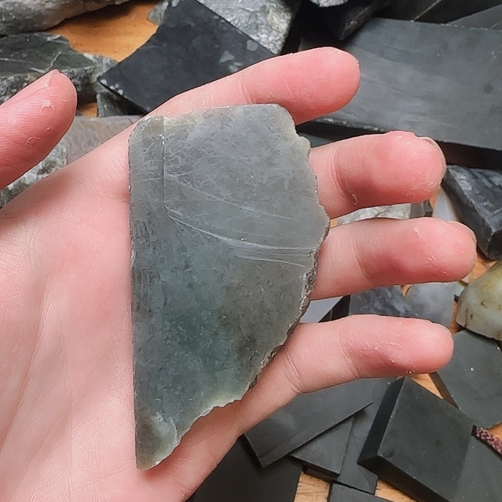 未镶嵌和田玉（糖玉）珠宝半成品