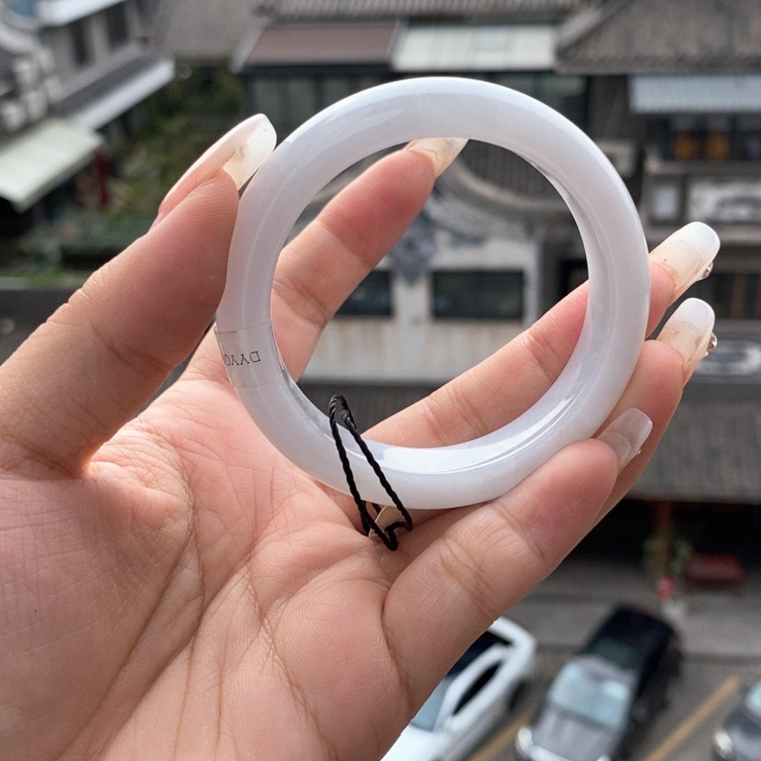 翡翠手镯未镶嵌51圈口