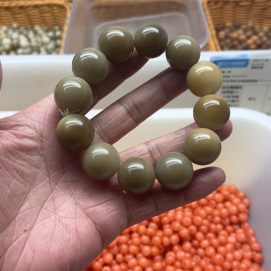 白玉菩提吊坠精品19青提手串