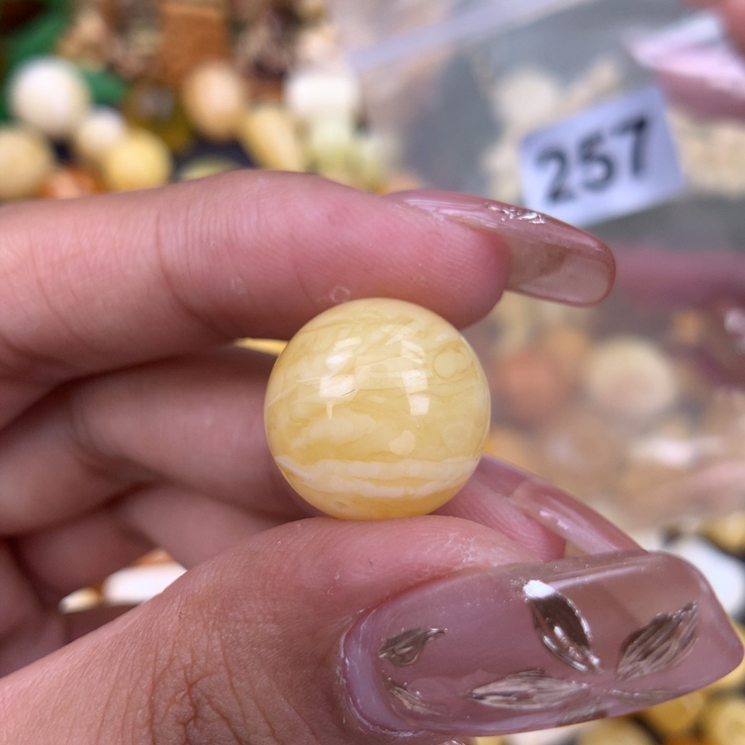 未镶嵌琥珀珠宝奇石15.7