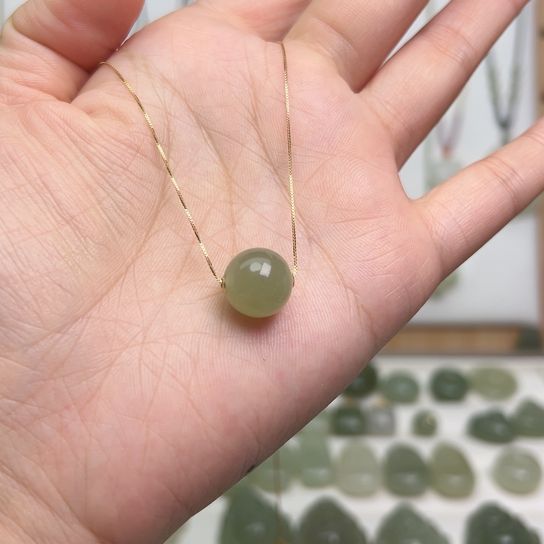 颈饰18K金镶嵌和田玉赠925链子