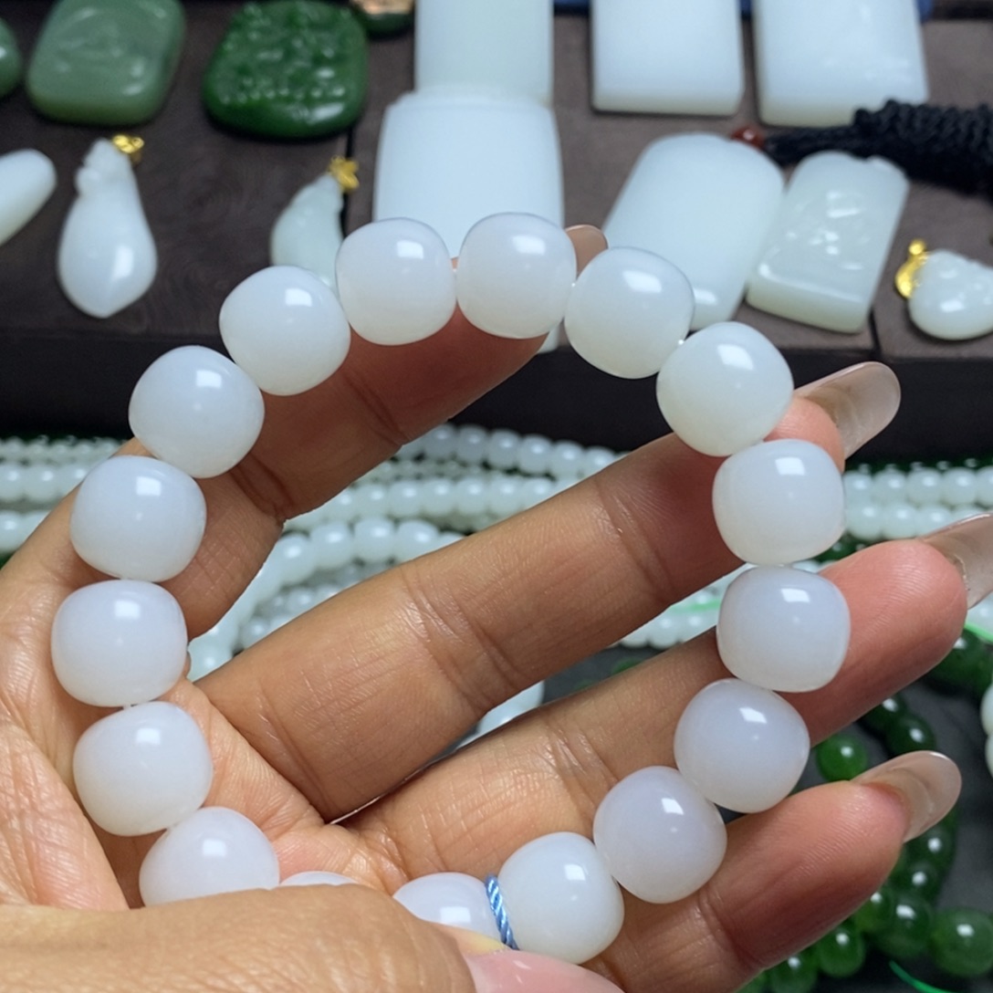 和田玉手链未镶嵌我****蛋