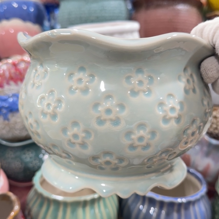 凑9块包邮，有孔，陶瓷花盆