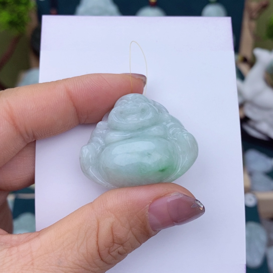 翡翠颈饰未镶嵌佛公