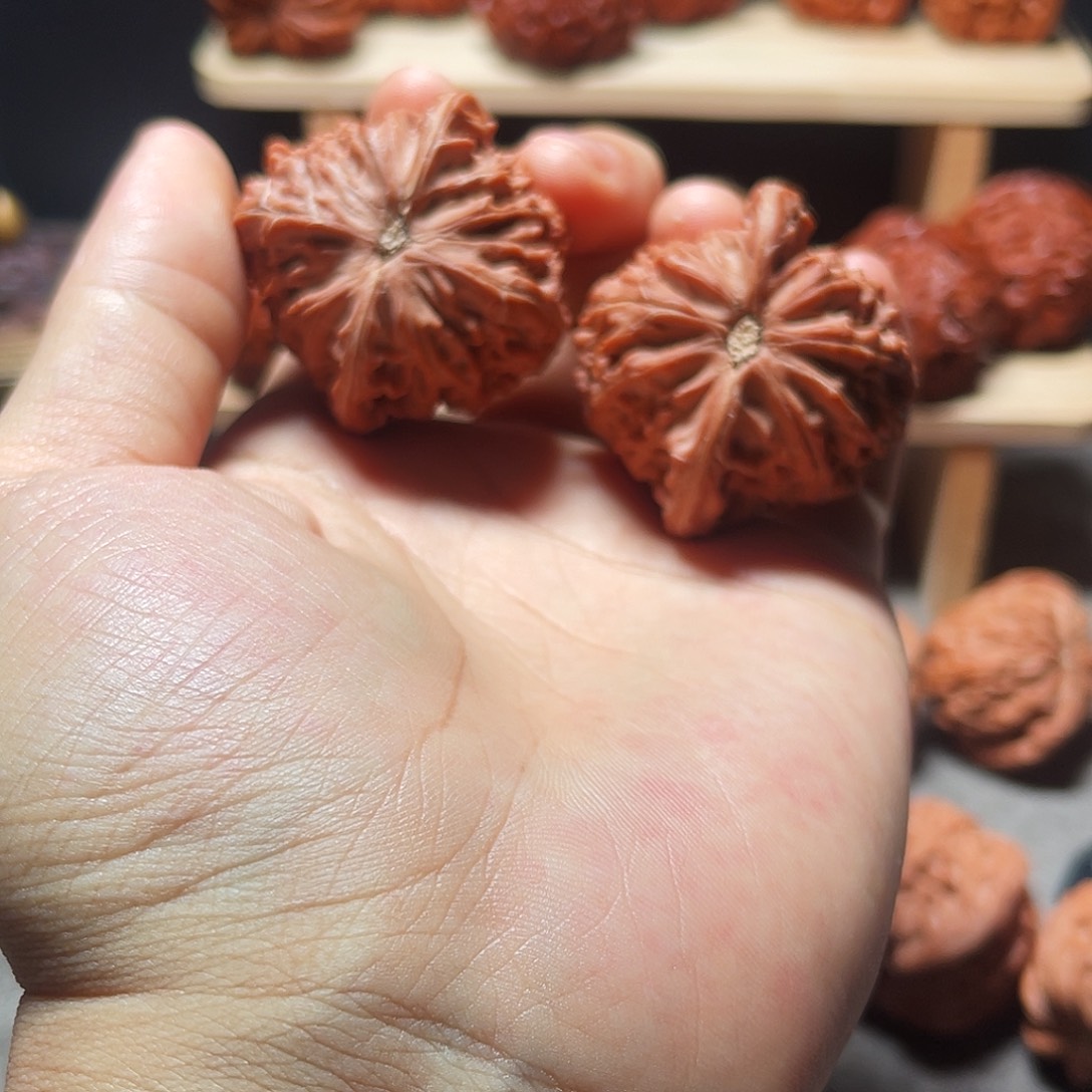 p***k文玩核桃把件磨盘