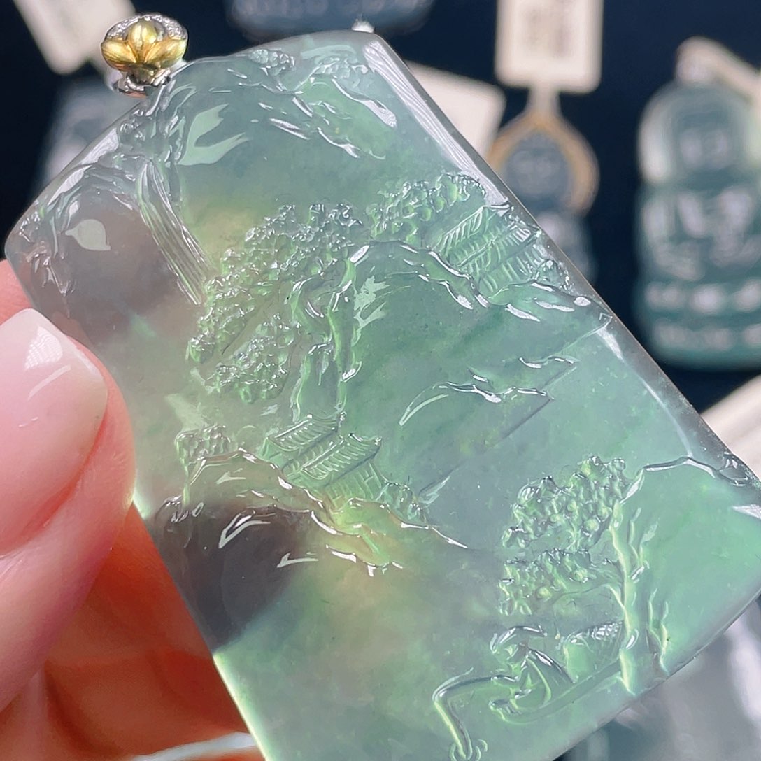 颈饰18K金镶嵌翡翠12，