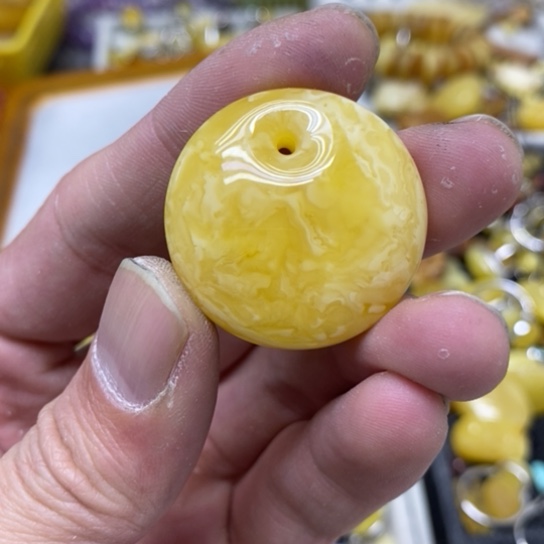 蜜蜡裸石未镶嵌吊坠