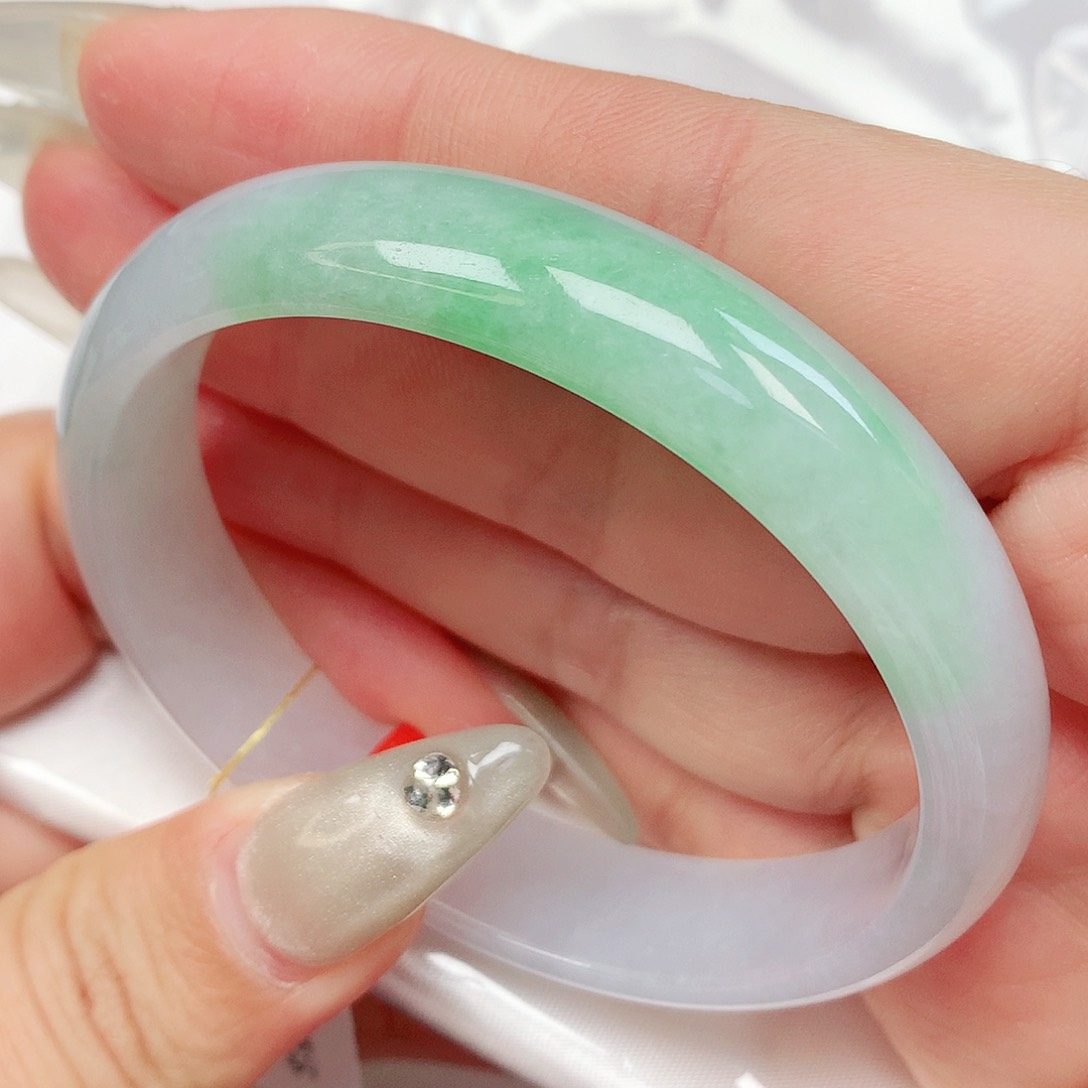 翡翠手镯未镶嵌抖音572