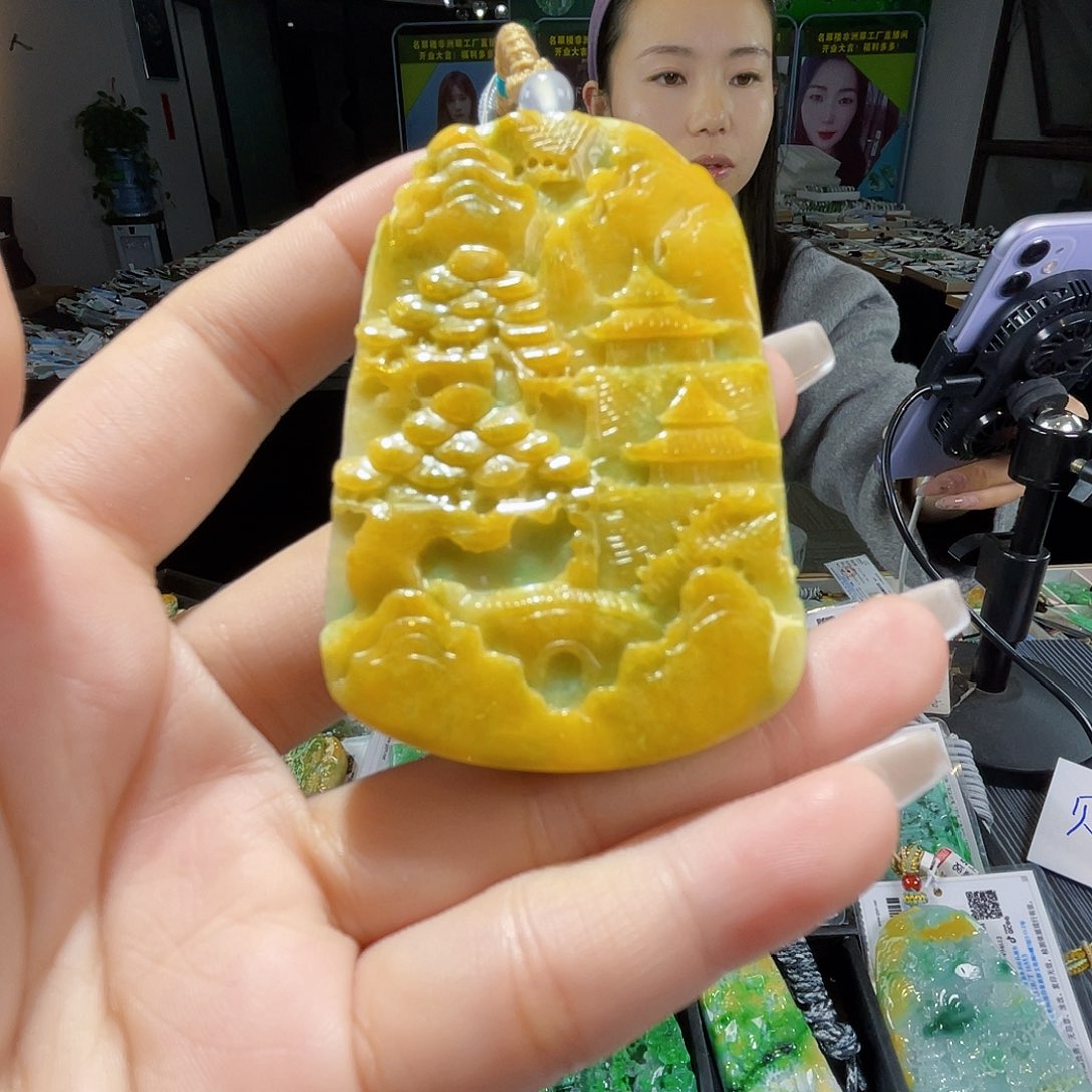 颈饰未镶嵌翡翠一