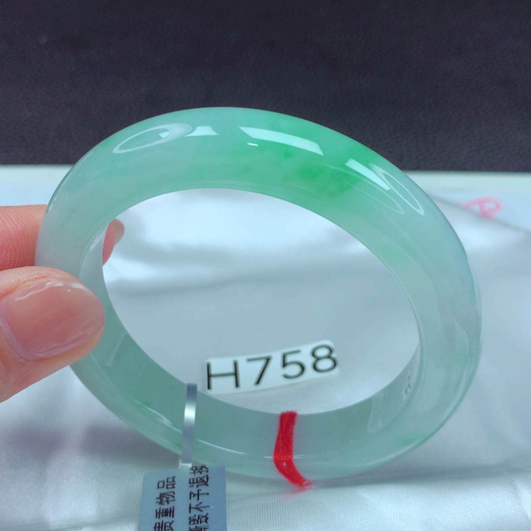 翡翠手镯未镶嵌手镯88