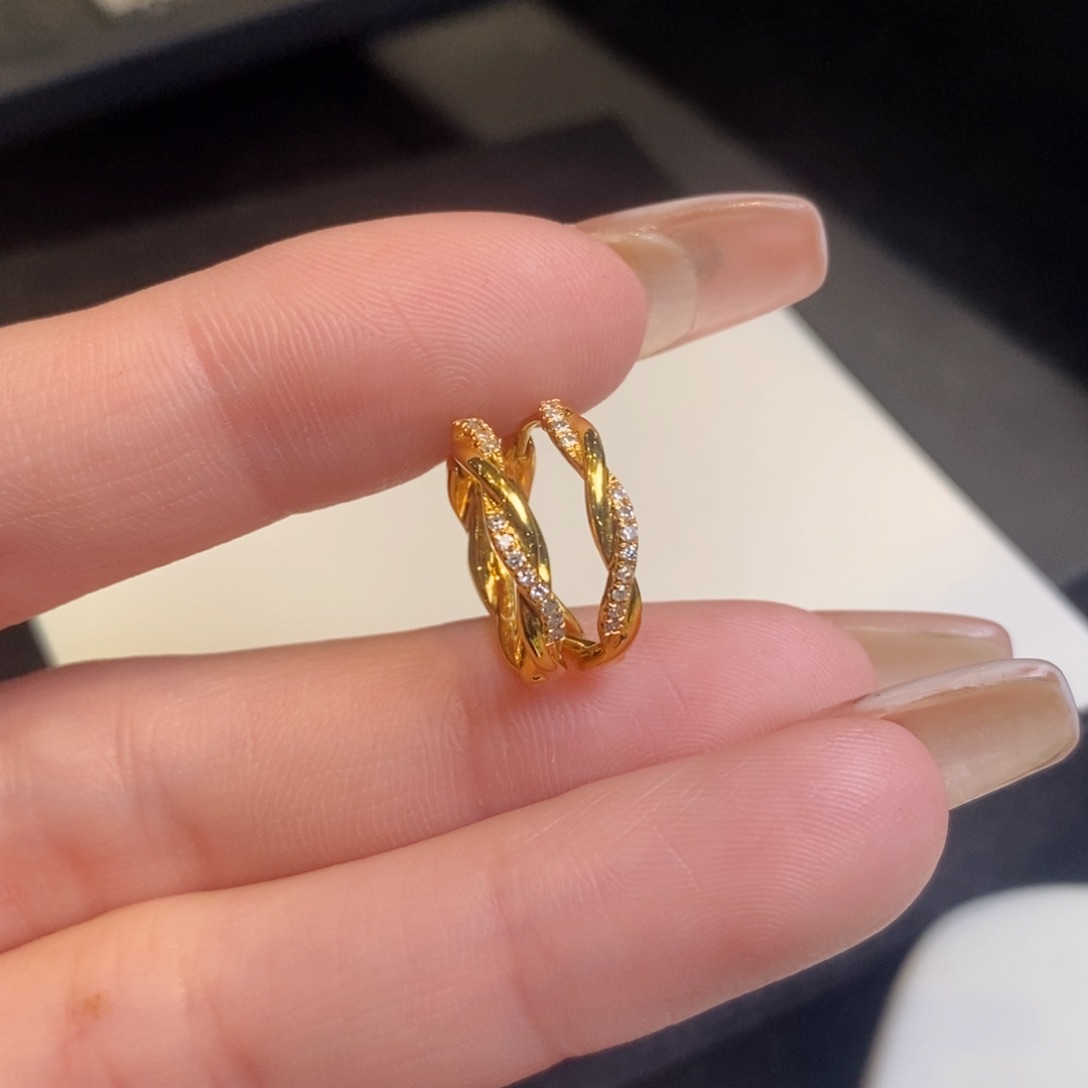 钻石耳饰18K金镶嵌麻花小O型耳扣