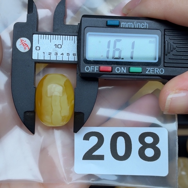 璇***@未镶嵌琥珀裸石蜜蜡