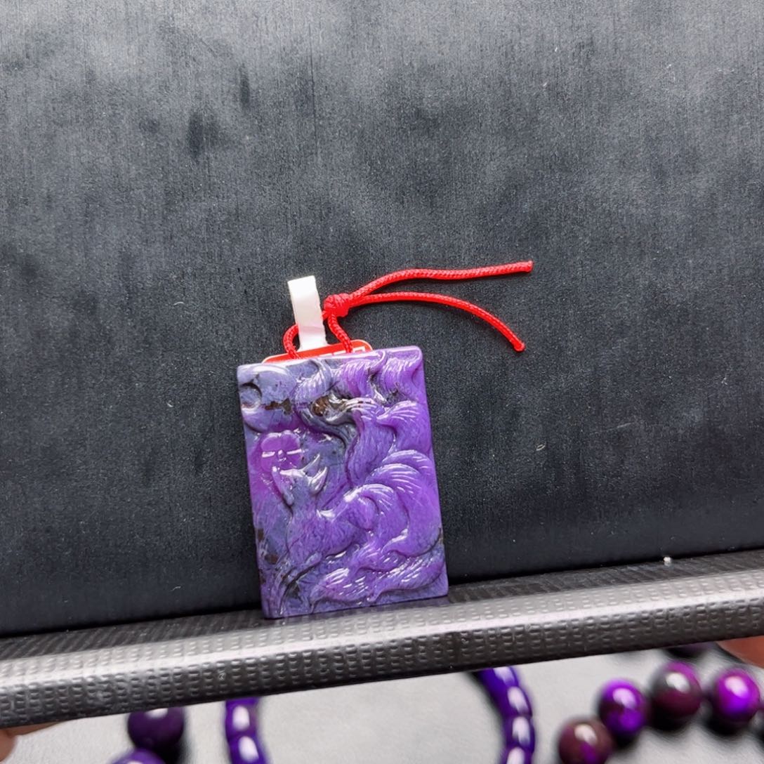 未镶嵌苏纪石（舒俱来）雕刻件青*雕刻件