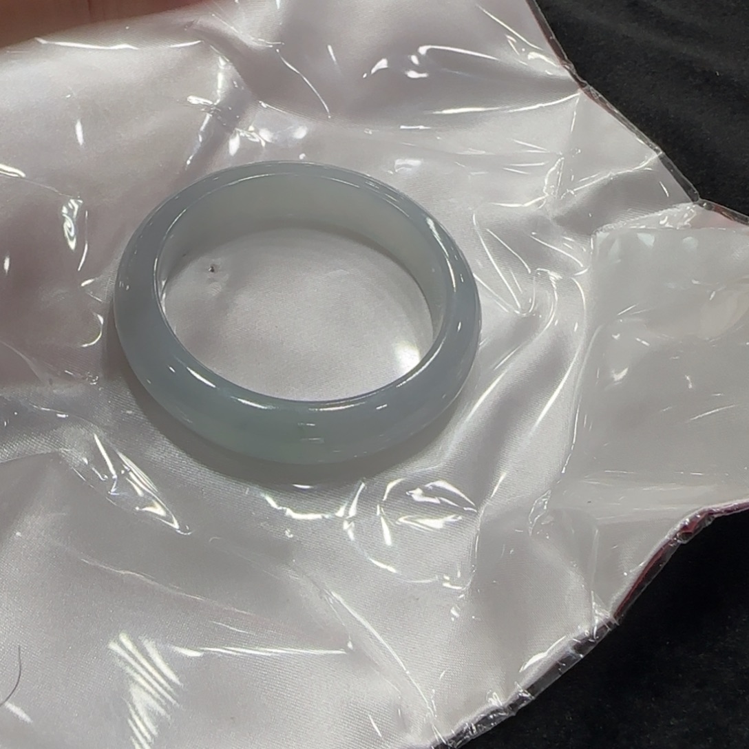 杨***敏翡翠未镶嵌手镯1111