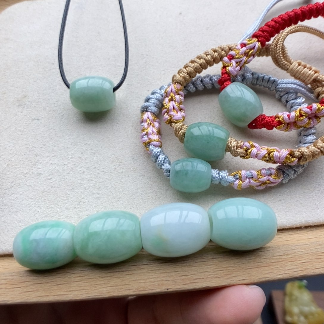 【闪购商品】颈饰未镶嵌翡翠发其一