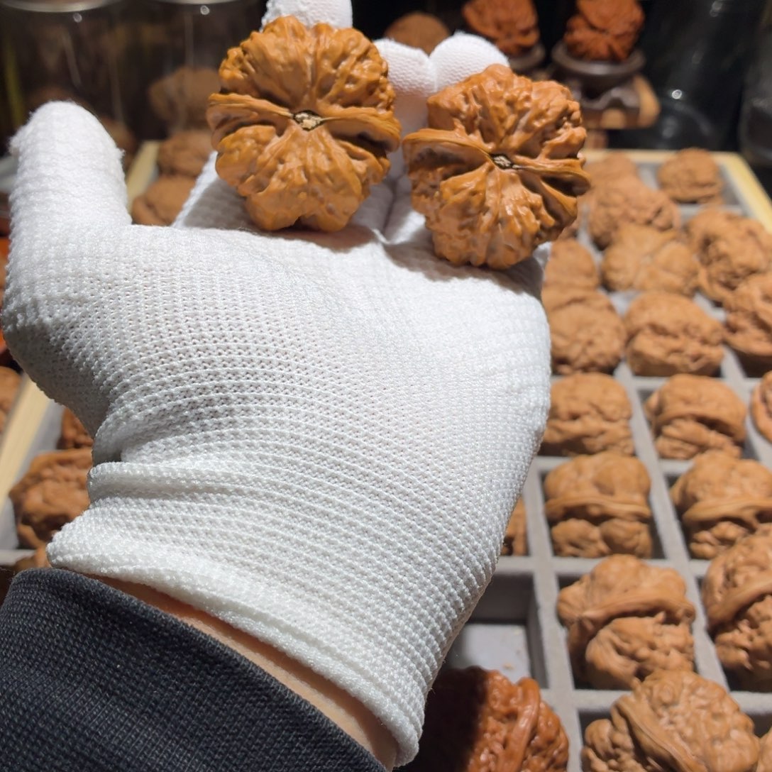 M***.文玩核桃吊坠山地娃